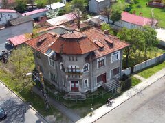 Calea Giulesti Vila interbelica cu suflet,curte mare si vedere spre dealuri