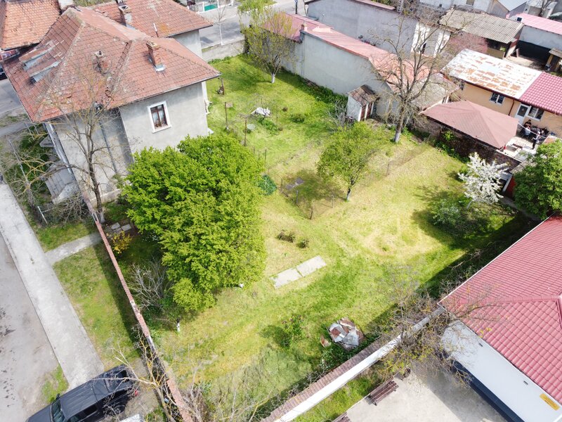 Calea Giulesti Vila interbelica cu suflet,curte mare si vedere spre dealuri