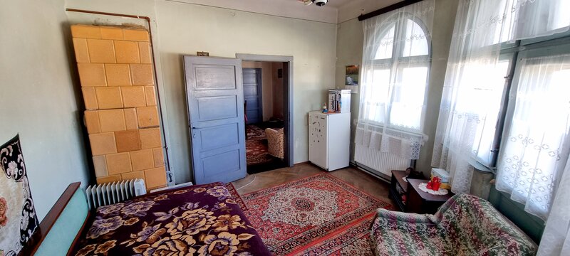 Calea Giulesti Vila interbelica cu suflet,curte mare si vedere spre dealuri