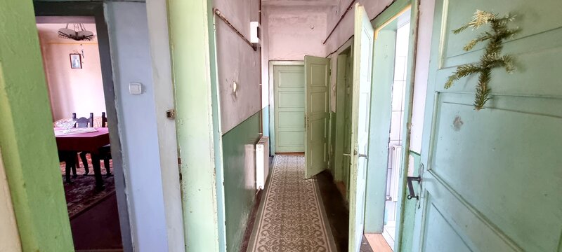 Calea Giulesti Vila interbelica cu suflet,curte mare si vedere spre dealuri